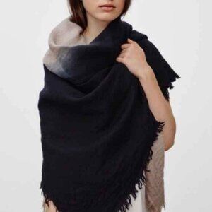 ARITZIA Wilfred Gloomy Days Wool Blanket Scarf (Ombre Black Oatmeal)